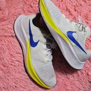 Nike Air Zoom Pegasus White and Blue Athletic Shoes